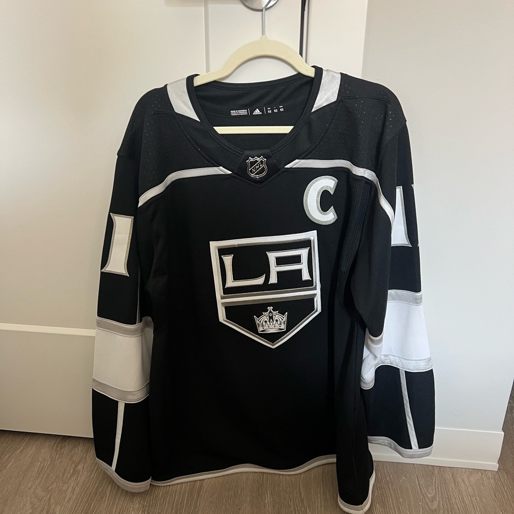 Black and White LA Kings Hockey Jersey
